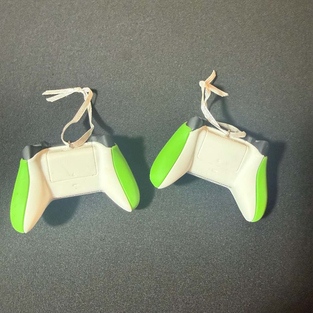 Set of 2 Microsoft Xbox Controller Christmas Tree Ornaments 2024 - Picture 2 of 5